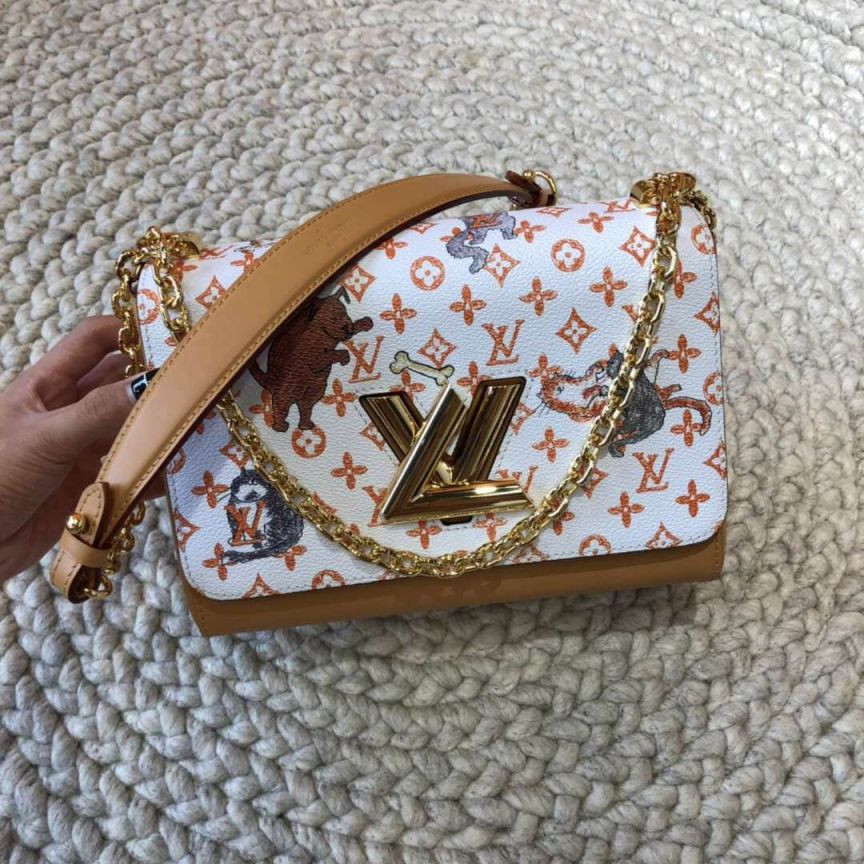 LV Shoulder Bags 2019 Twist On Chain M44460