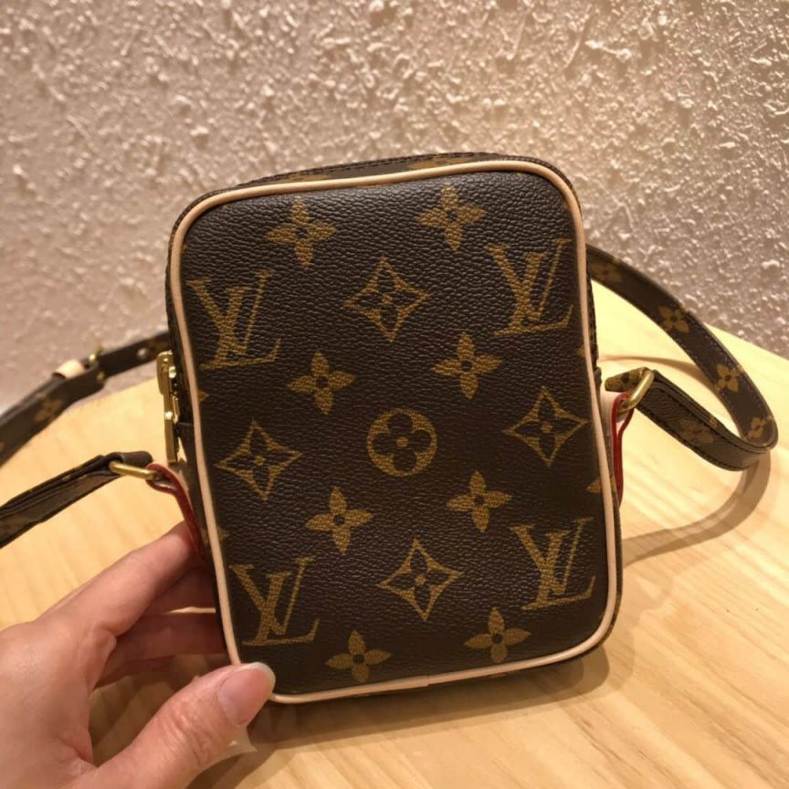 LV Shoulder Bags Vintage