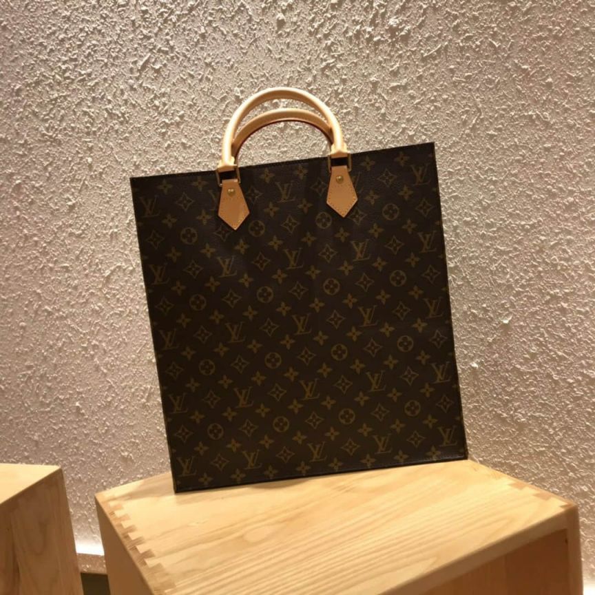 LV Tote Bags