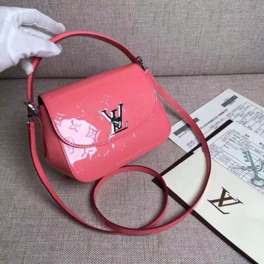 LV Shoulder Bags M90949