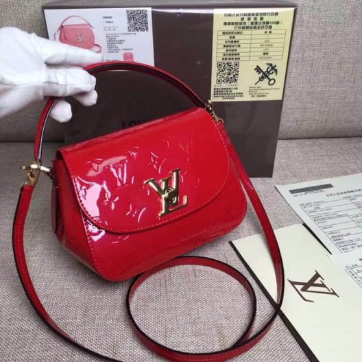 LV Shoulder Bags M90949