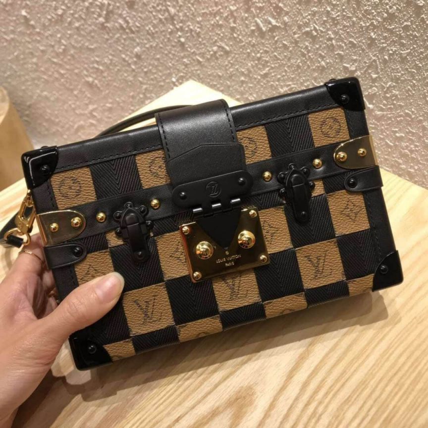 LV Shoulder Bags M53253 19 PETITE MALLE