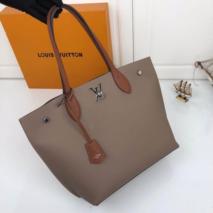 LV Shopping Bags LOCKME M52409