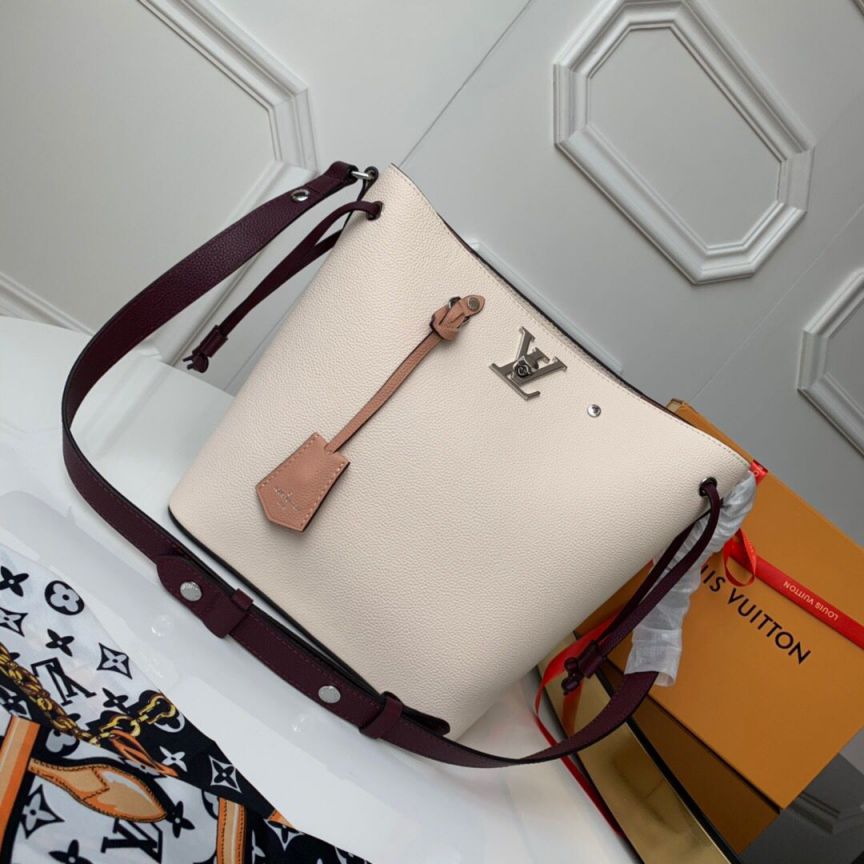 LV Bucket Bags M53584 Lockme Bucket