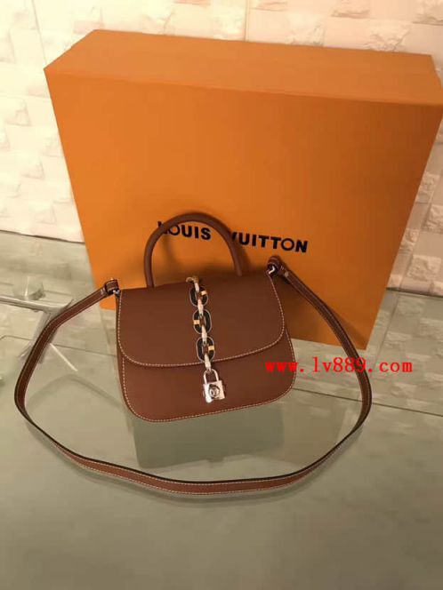 LV Tote Bags On Chain CHAlN BAG PM MARRON M54619