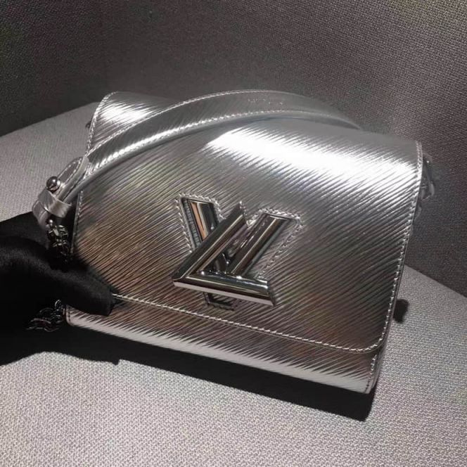 LV Shoulder Bags Twist Epi On Chain M50273