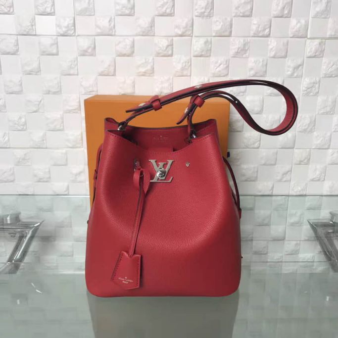 LV Shoulder Bags LOCKME BUCKET M54679