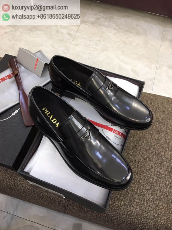 luxury deals: prada outlet