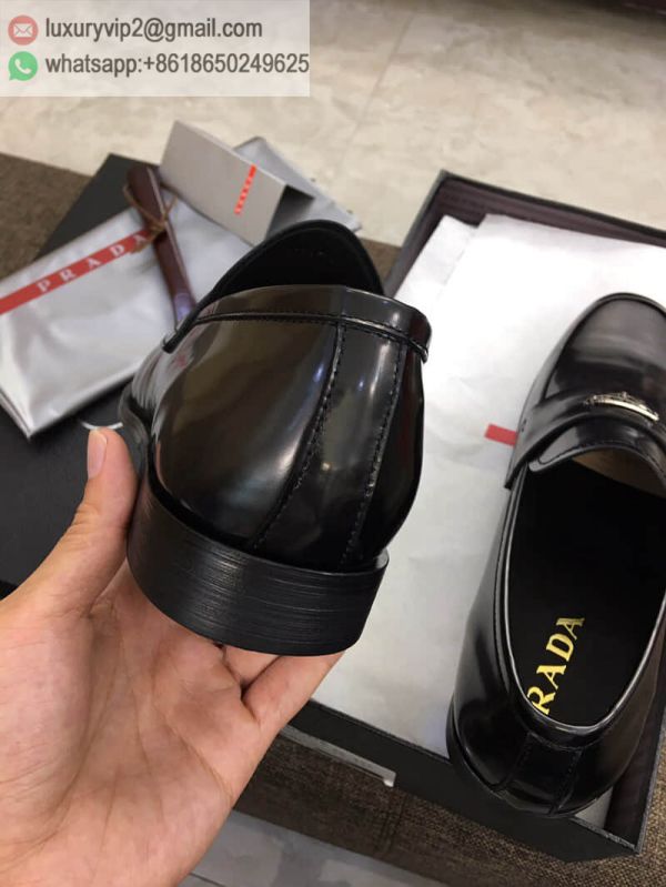 luxury deals: prada outlet