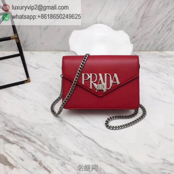 luxury deals: prada outlet