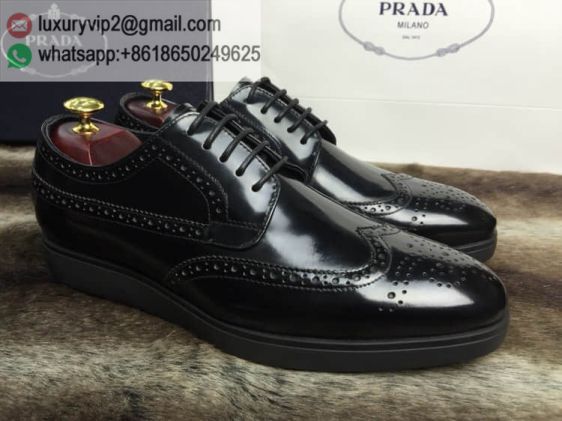 luxury deals: prada outlet