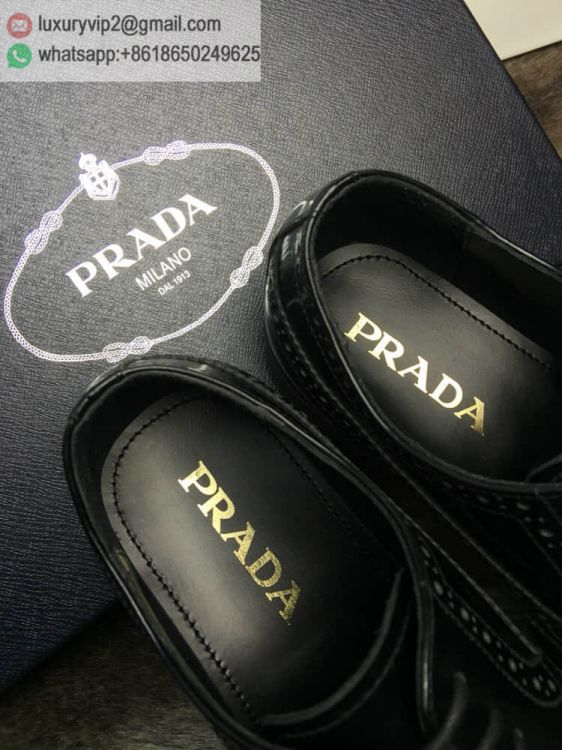 luxury deals: prada outlet