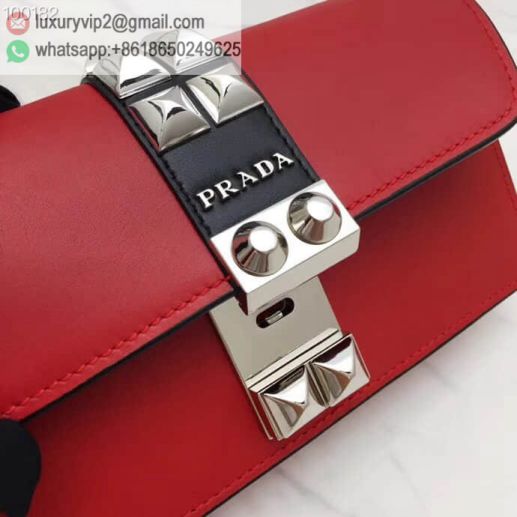 luxury deals: prada outlet