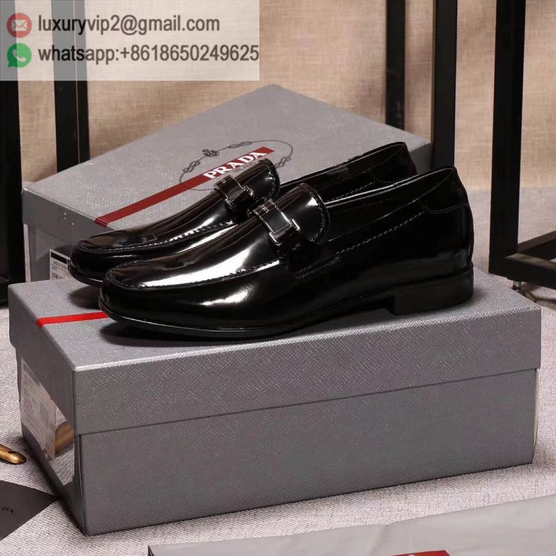 luxury deals: prada outlet