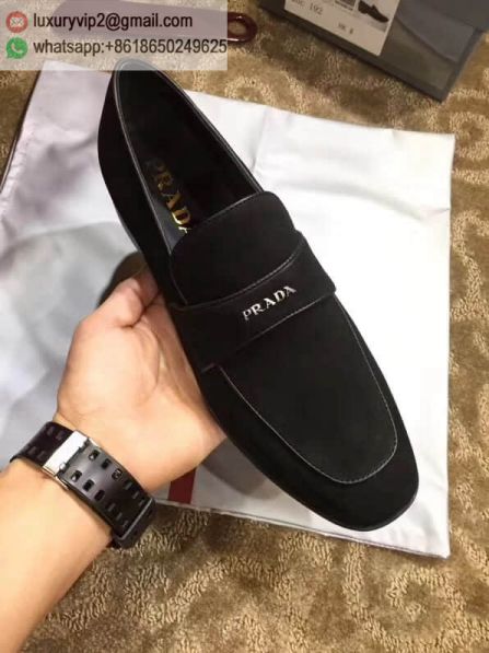 luxury deals: prada outlet