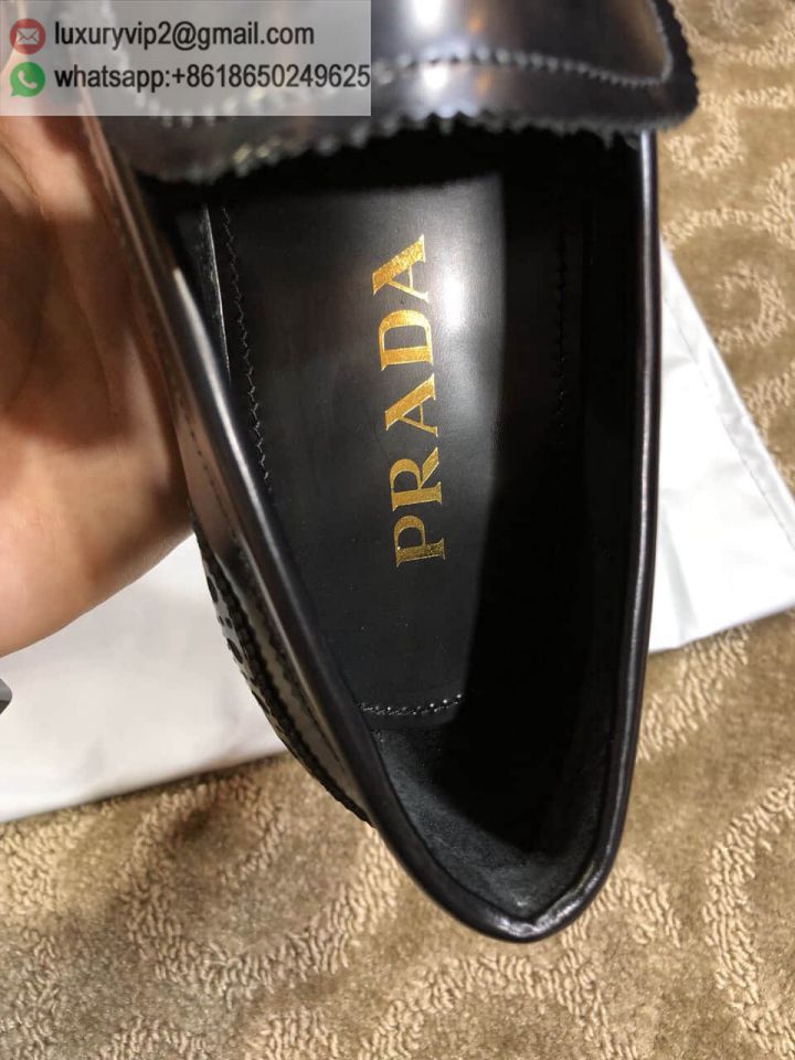 luxury deals: prada outlet