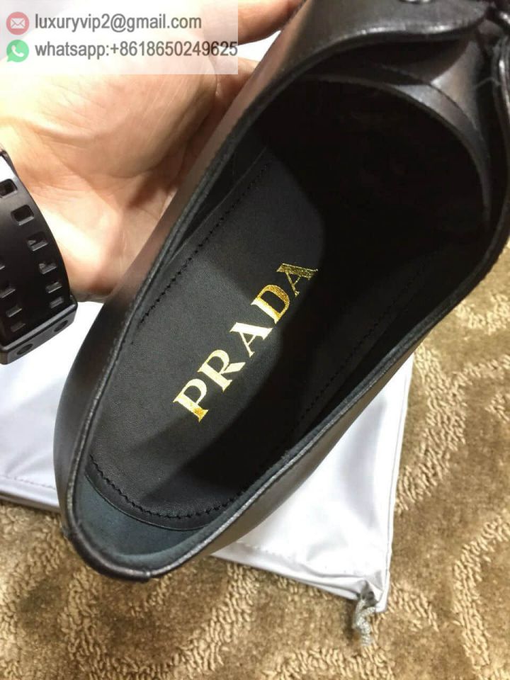 luxury deals: prada outlet