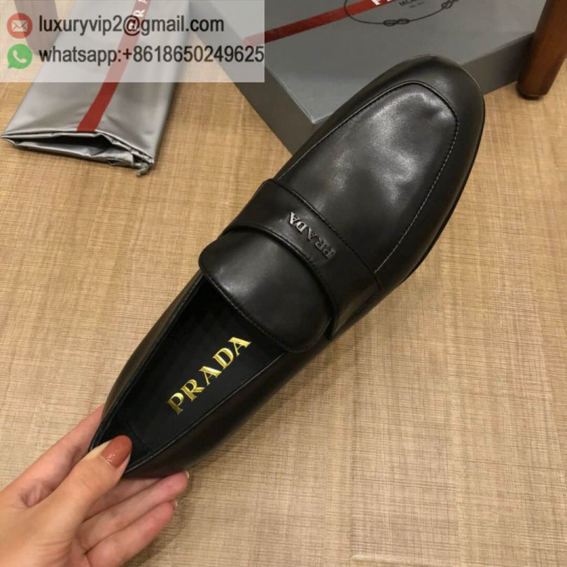 luxury deals: prada outlet