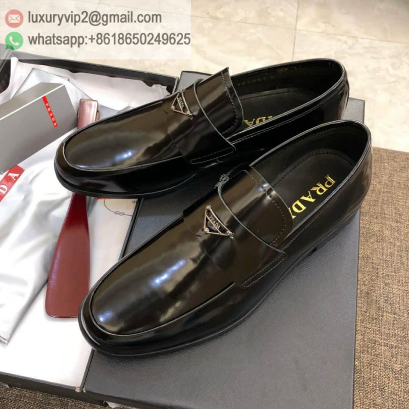 luxury deals: prada outlet