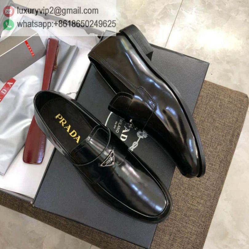 luxury deals: prada outlet