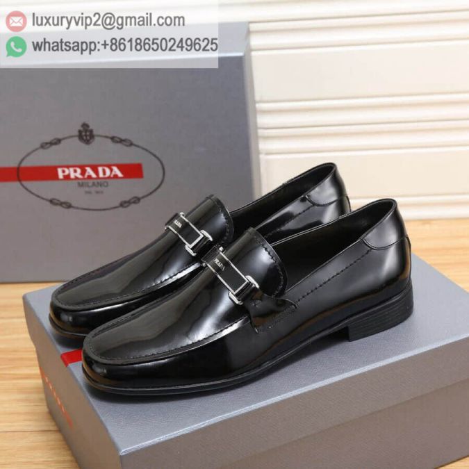 luxury deals: prada outlet