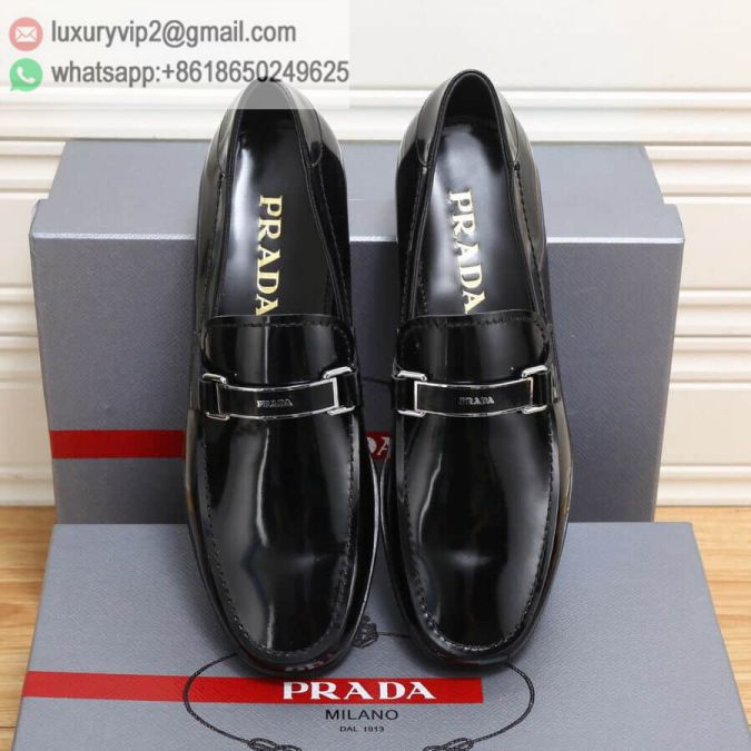 luxury deals: prada outlet