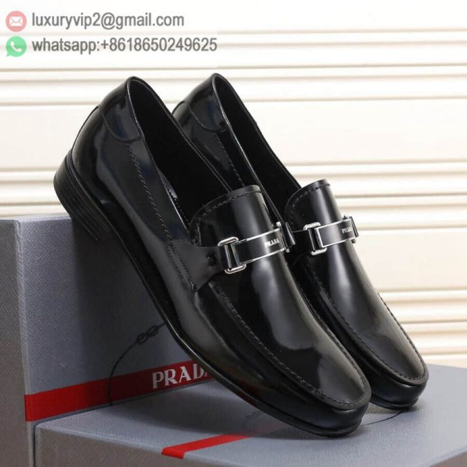 luxury deals: prada outlet