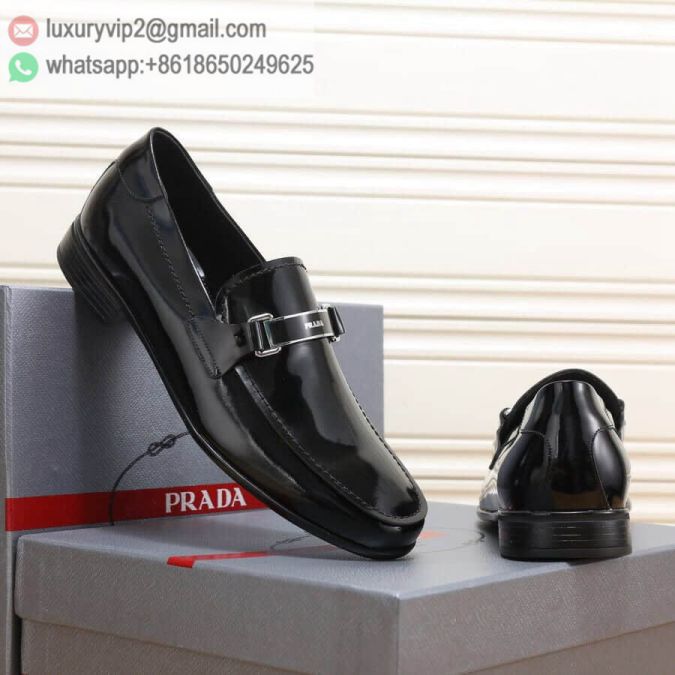 luxury deals: prada outlet