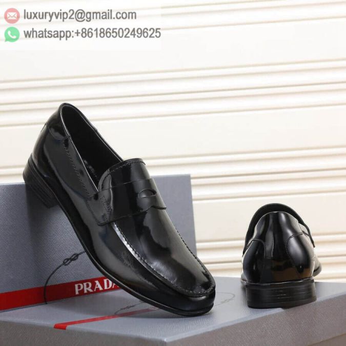 luxury deals: prada outlet