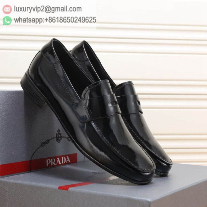 luxury deals: prada outlet