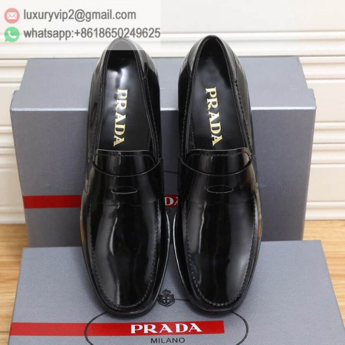 luxury deals: prada outlet