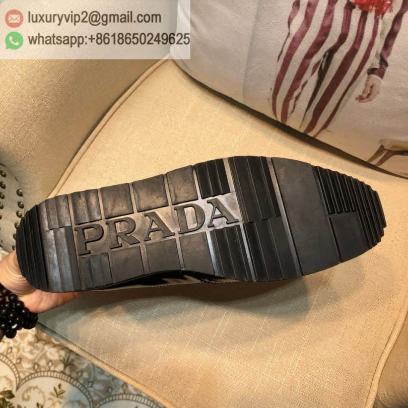 luxury deals: prada outlet