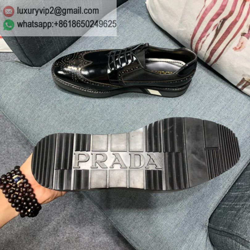 luxury deals: prada outlet