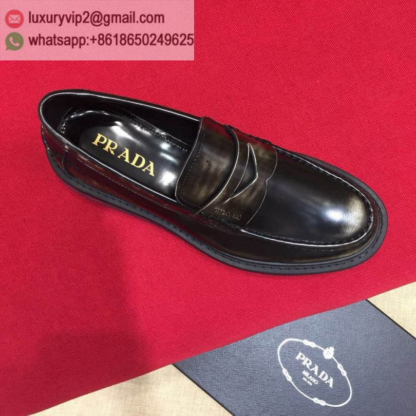 luxury deals: prada outlet