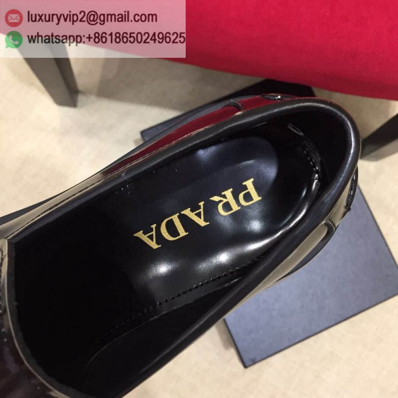 luxury deals: prada outlet