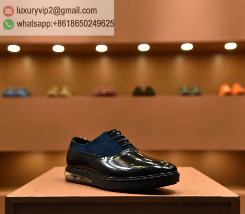 luxury deals: prada outlet