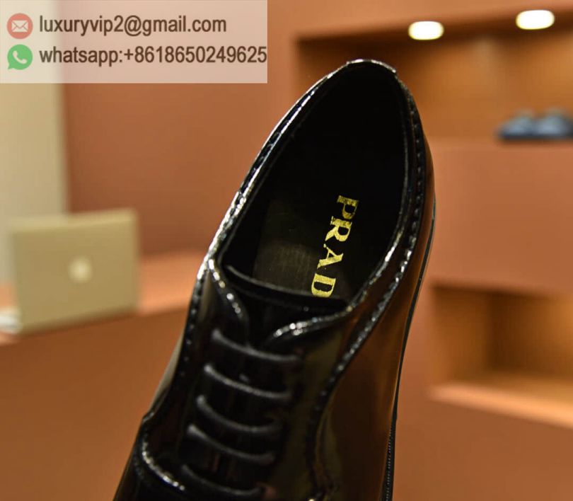 luxury deals: prada outlet