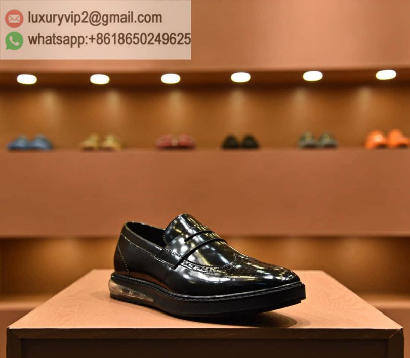 luxury deals: prada outlet