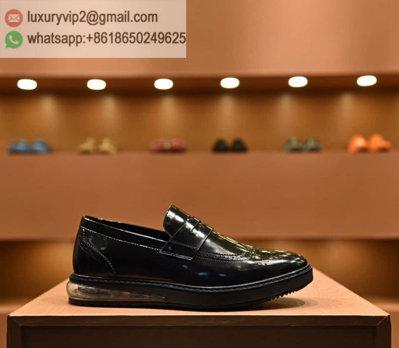 luxury deals: prada outlet