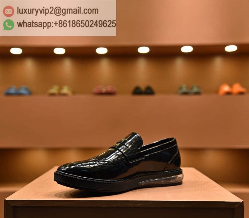 luxury deals: prada outlet