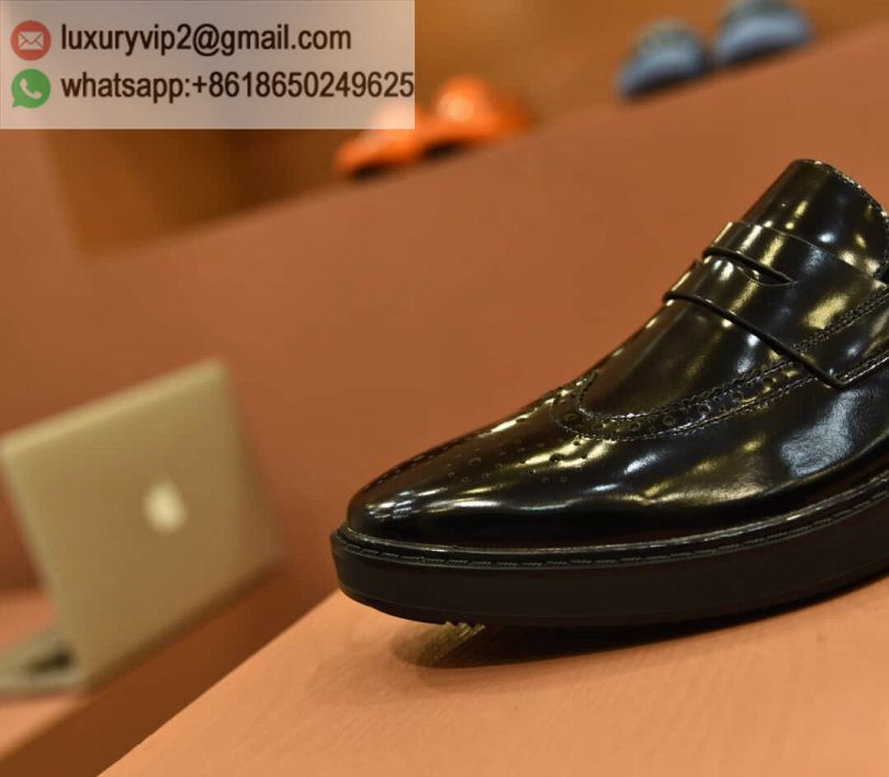 luxury deals: prada outlet