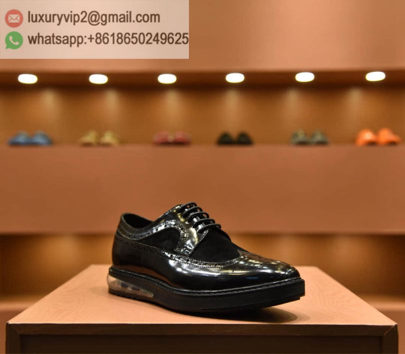 luxury deals: prada outlet