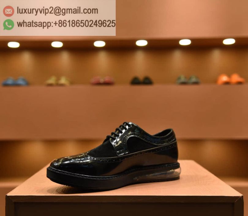 luxury deals: prada outlet