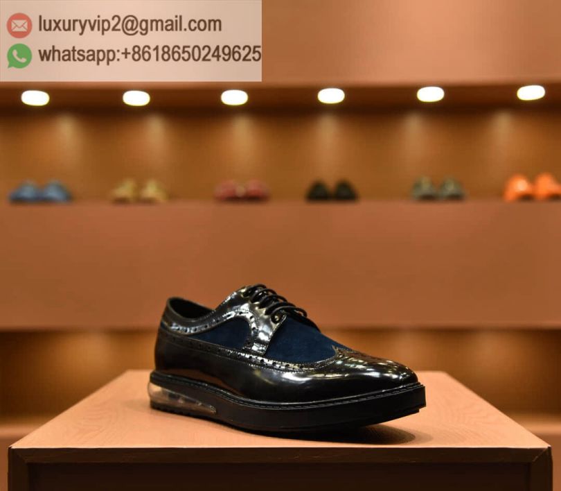 luxury deals: prada outlet