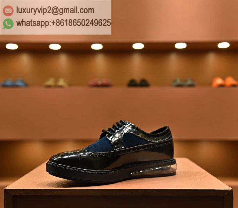 luxury deals: prada outlet