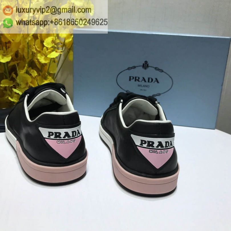 luxury deals: prada outlet