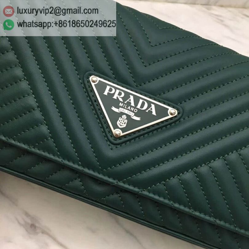 luxury deals: prada outlet