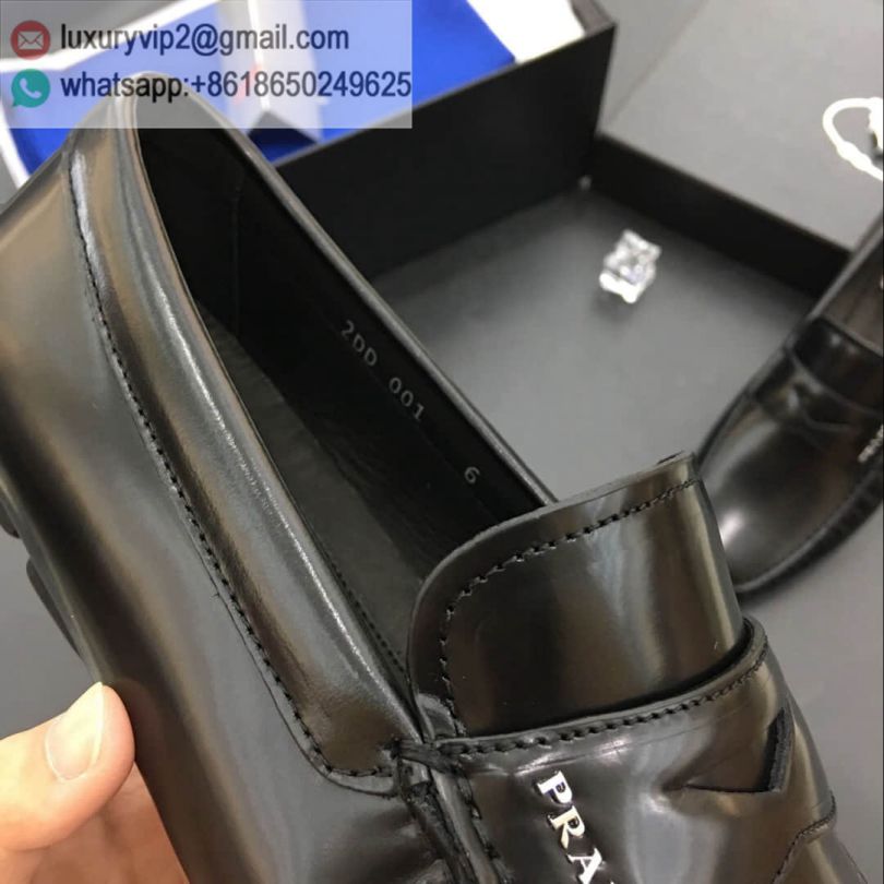 luxury deals: prada outlet