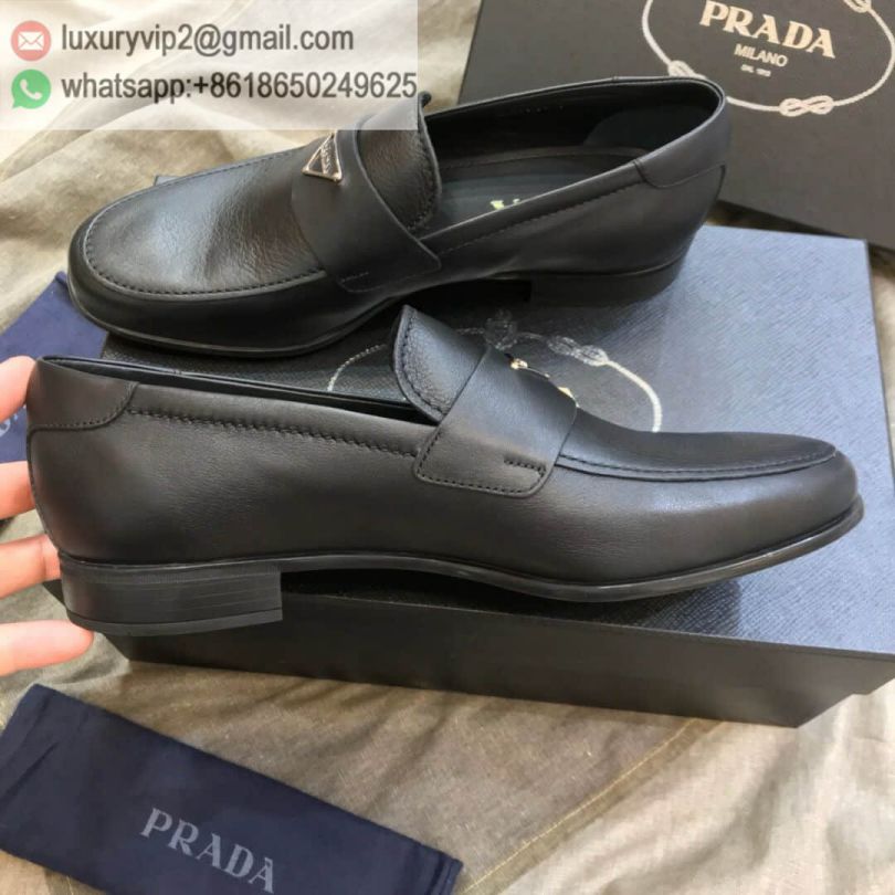 luxury deals: prada outlet