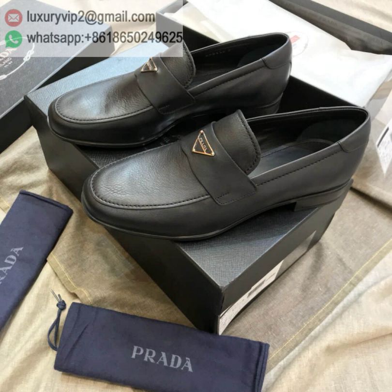 luxury deals: prada outlet